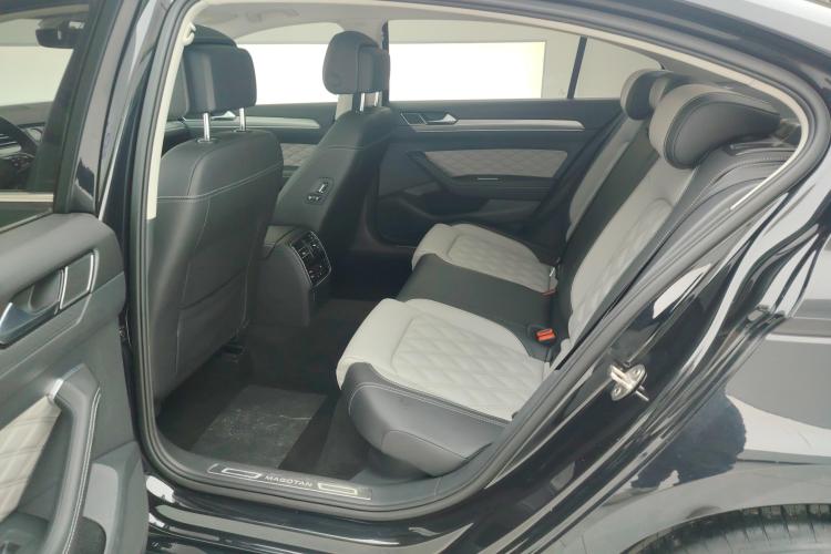 大众 迈腾 2023款 200万辆纪念版 330TSI DSG领先型中控内饰21