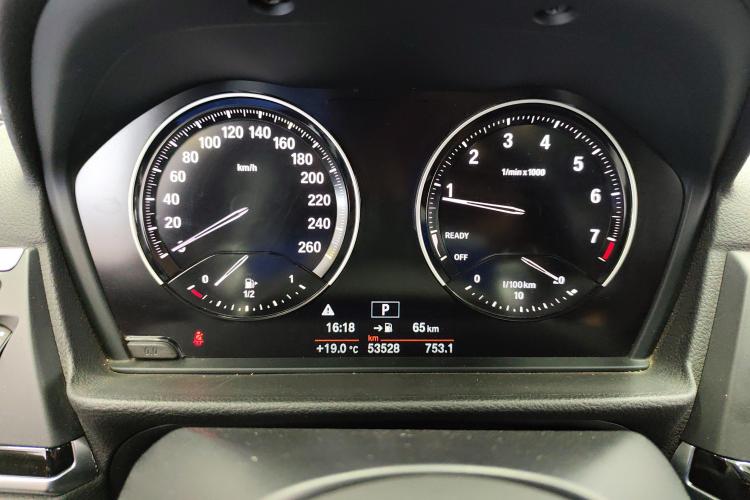 宝马1系 2020款 125i 领先型M运动套装中控内饰14