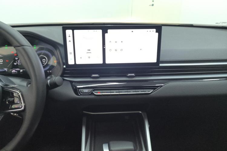 吉利汽车 帝豪 2025款 第4代 1.5L CVT龙腾版中控内饰16