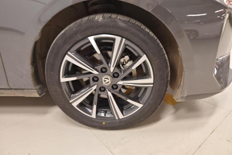 长安 逸动 2024款 1.5T GDI自动 旗舰型车身外观10