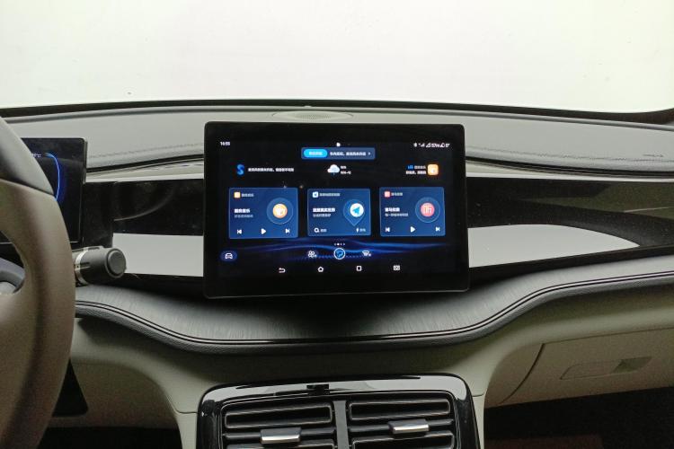 比亚迪 秦PLUS 2024款 荣耀版 DM-i 55KM领先型中控内饰16