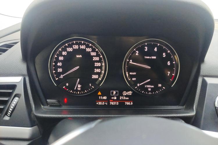 宝马1系 2018款 118i 时尚型中控内饰14