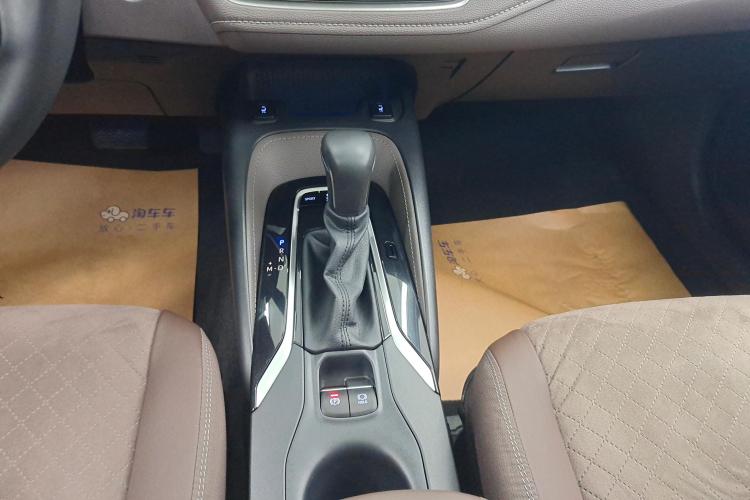 丰田 亚洲狮 2021款 2.0L 旗舰版中控内饰18