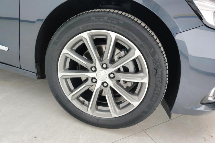 别克 君越 2021款 652T 豪华型车身外观10