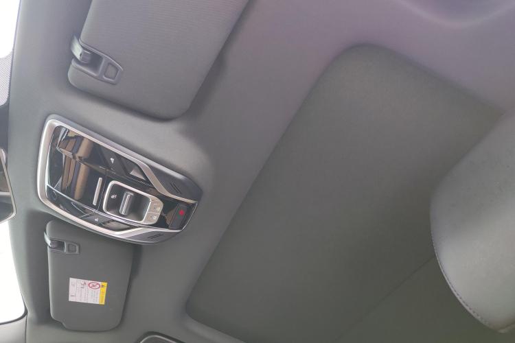 吉利汽车 吉利icon 2023款 1.5TD 巧克力醇巧版中控内饰22