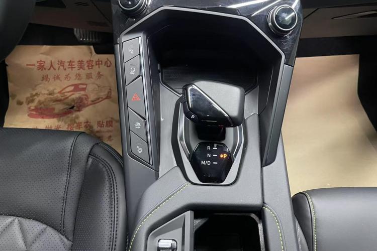 领克06 2023款 Remix 1.5T 劲Halo中控内饰18