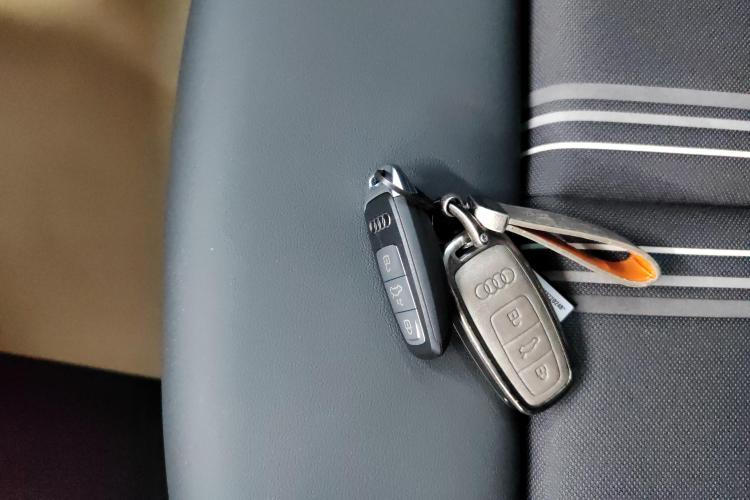 奥迪A3 2024款 A3L Limousine 35 TFSI 时尚运动型中控内饰11