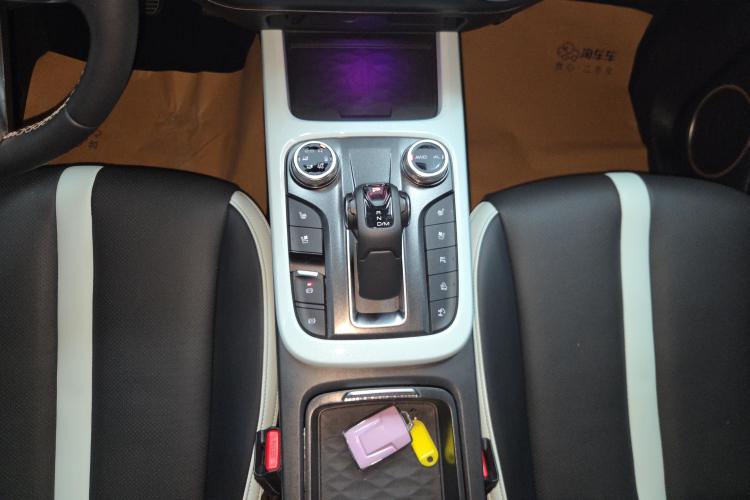坦克300 2021款 城市版 2.0T 很有型中控内饰18