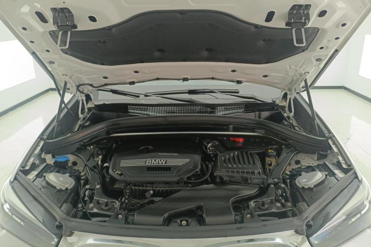 宝马X1 2021款 sDrive20Li 尊享型机舱底盘24