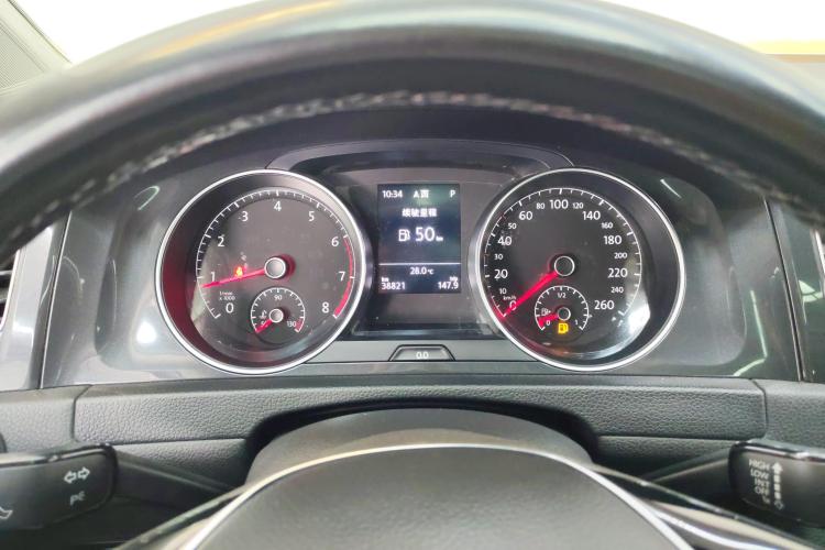 大众 高尔夫 2020款 200TSI DSG舒适进取版中控内饰14