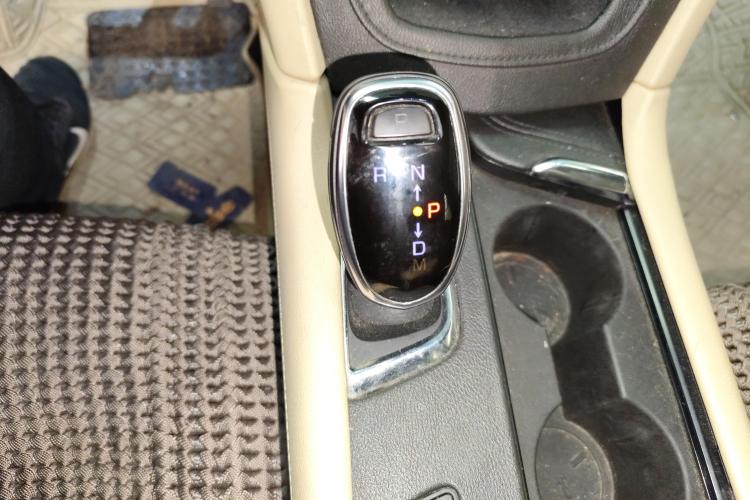 凯迪拉克XT5 2018款 25T 豪华型中控内饰18