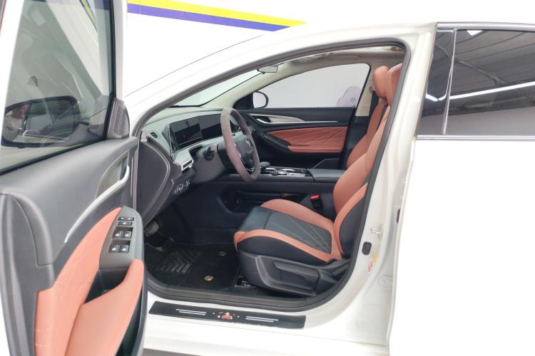 长安 逸动 2023款 畅享版 PLUS 蓝鲸NE 1.4T GDI DCT尊贵版中控内饰19