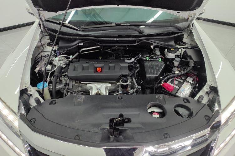本田 凌派 2016款 1.8L 手动舒适版机舱底盘24