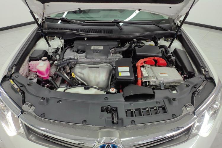 丰田 凯美瑞 2016款 双擎 2.5HG 十周年纪念豪华导航版机舱底盘24