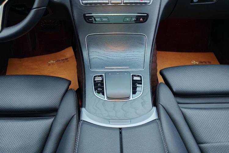 奔驰C级 2019款 C 260 L 运动版中控内饰18