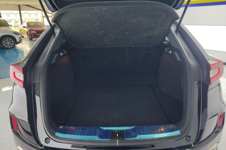 本田UR-V 2017款 240TURBO 两驱豪华版 国V机舱底盘23