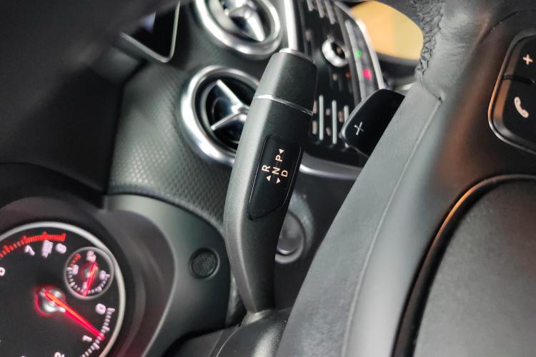 奔驰A级(进口) 2018款 A 200 动感型中控内饰18