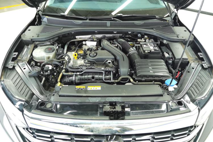 大众 速腾 2023款 300TSI DSG超越版机舱底盘24