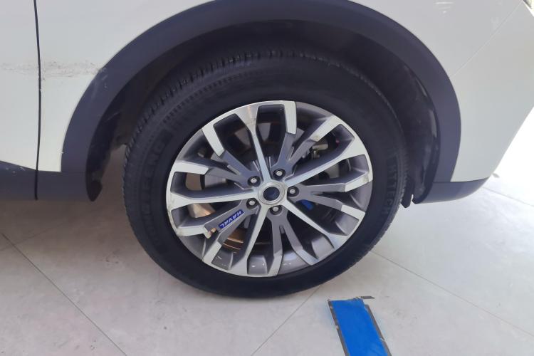 哈弗H6 2017款 蓝标 2.0T 自动两驱领尚型车身外观10