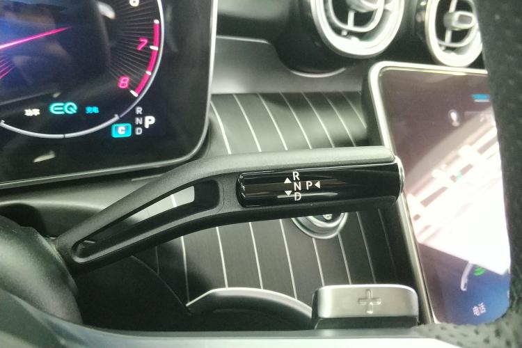 奔驰C级 2022款 改款 C 200 L 运动版中控内饰18