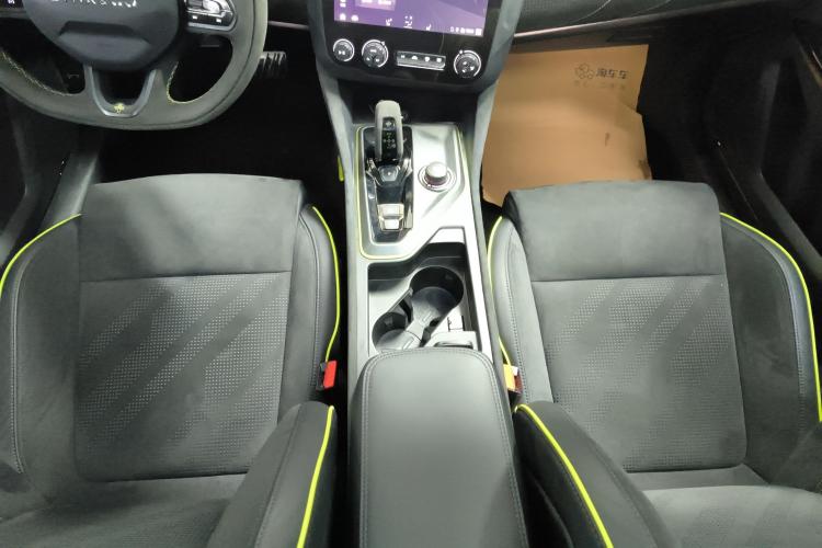 领克03 2021款 03+ 2.0TD 自动驭风版中控内饰18
