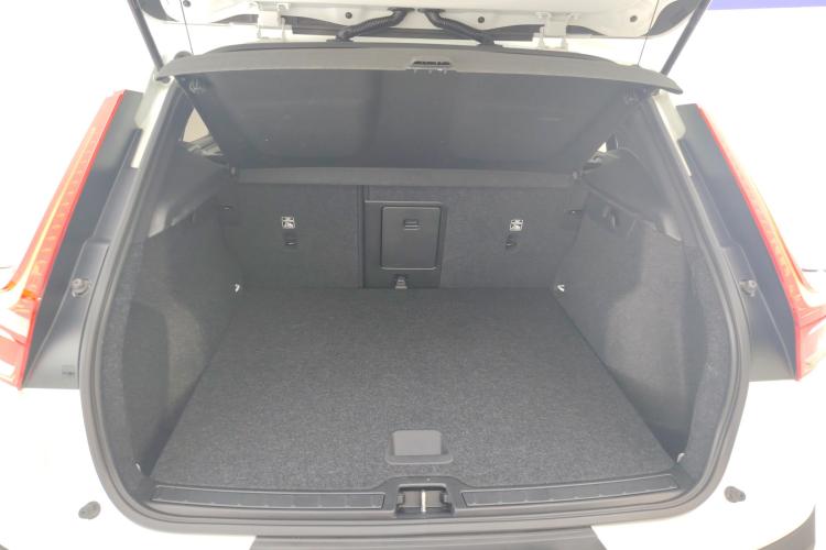 沃尔沃XC40 2021款 T3 智行时尚版机舱底盘23