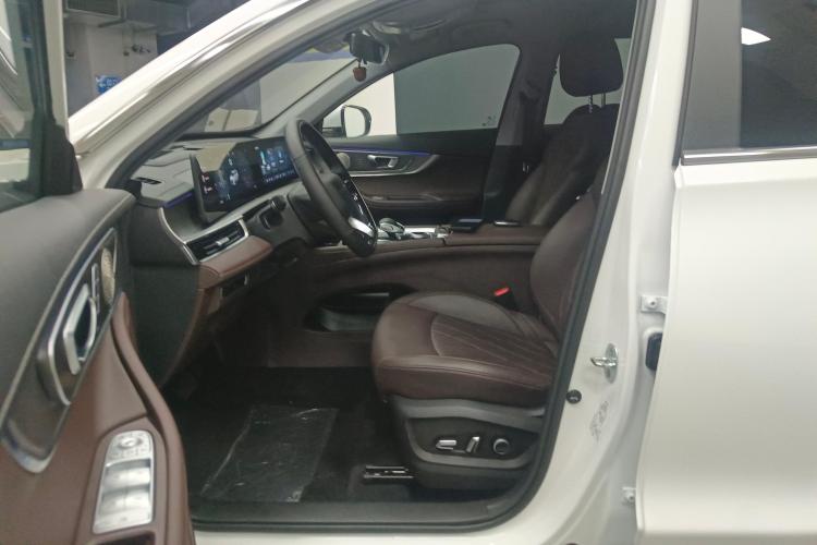 奇瑞 瑞虎8 PRO 2024款 冠军版 390T 两驱巅峰版 5座中控内饰19