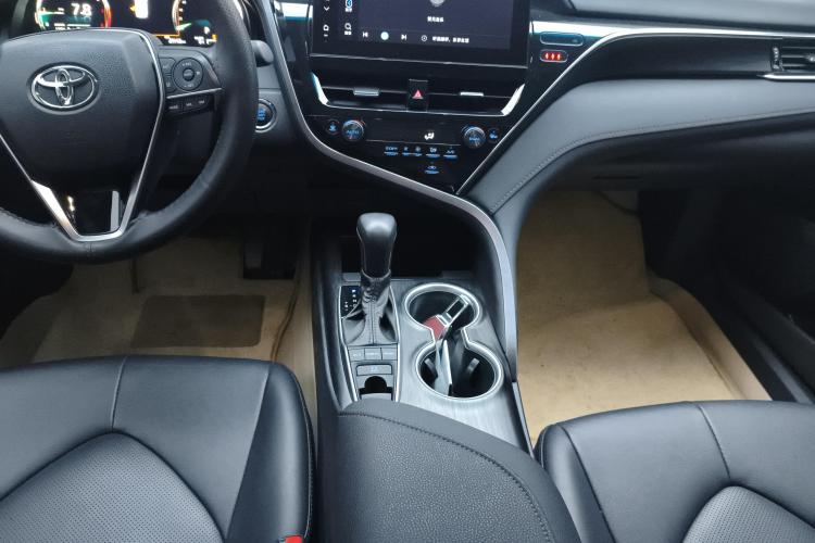 丰田 凯美瑞 2023款 2.5G 豪华版中控内饰18