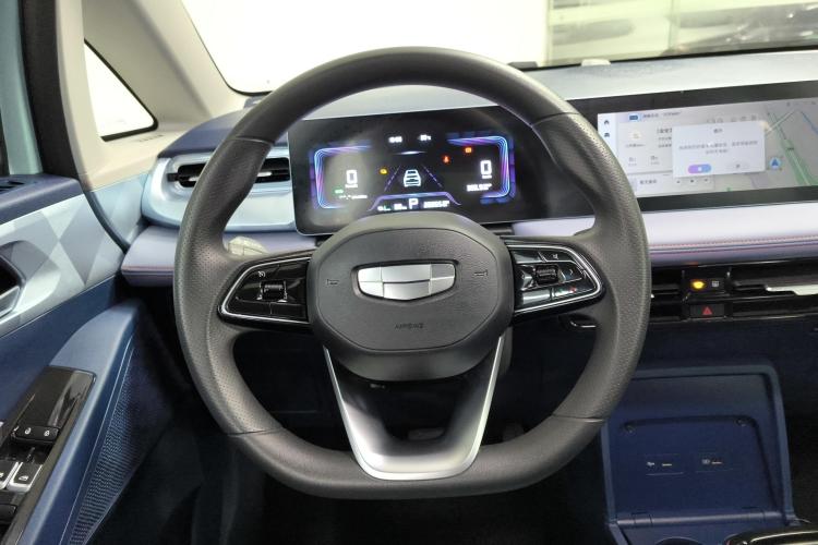 吉利几何E萤火虫 2023款 401KM 闪电虎 5座中控内饰13