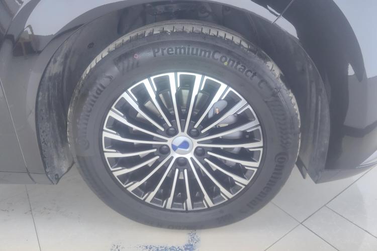 腾势D9 2024款 DM-i 1050 尊享型车身外观10