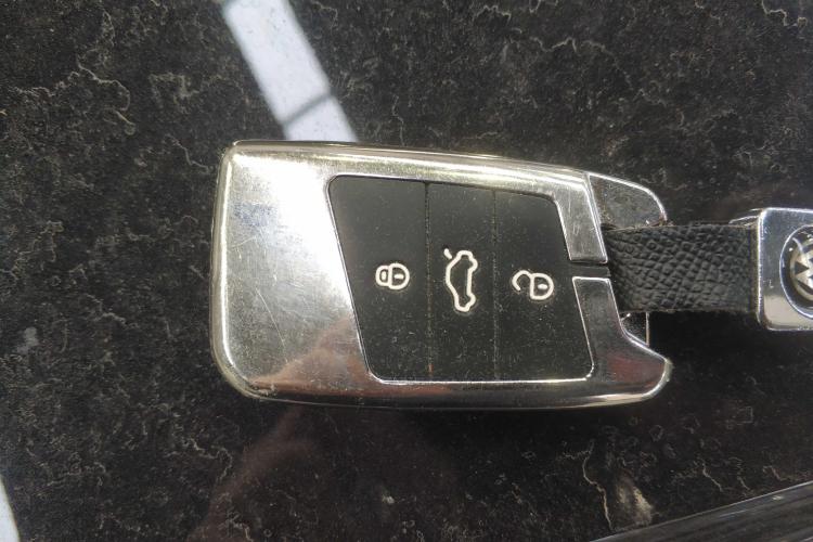 大众 迈腾 2020款 330TSI DSG 豪华型中控内饰11