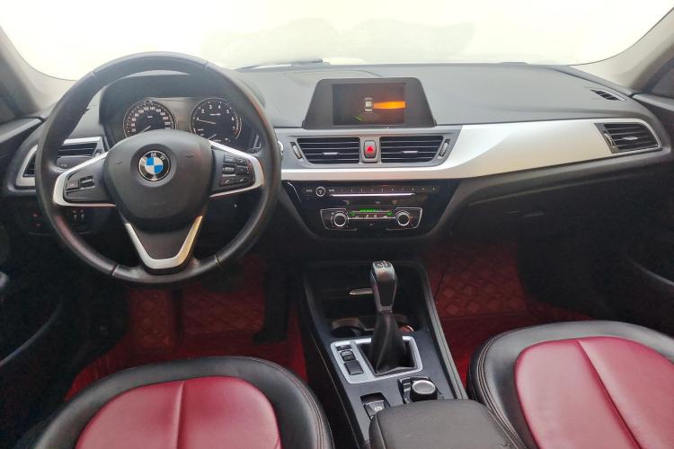 宝马1系 2018款 118i 时尚型中控内饰12