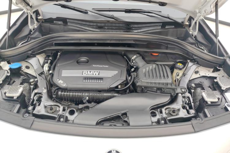 宝马X2 2022款 sDrive25i M运动套装机舱底盘24