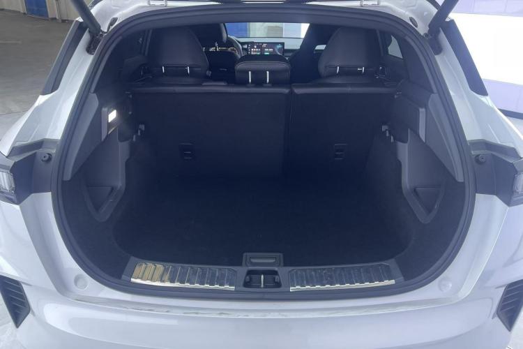 领克06 2023款 Remix 1.5T 劲Halo机舱底盘23