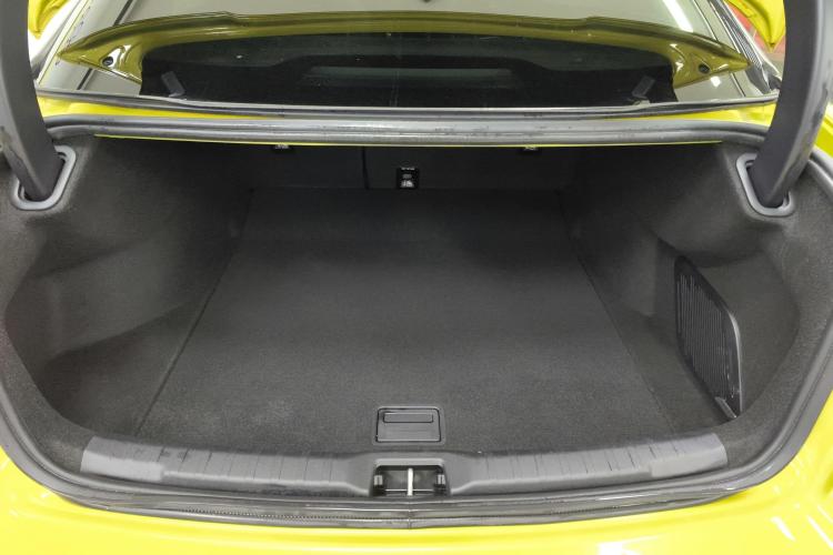 领克03 2021款 03+ 2.0TD 自动驭风版机舱底盘23