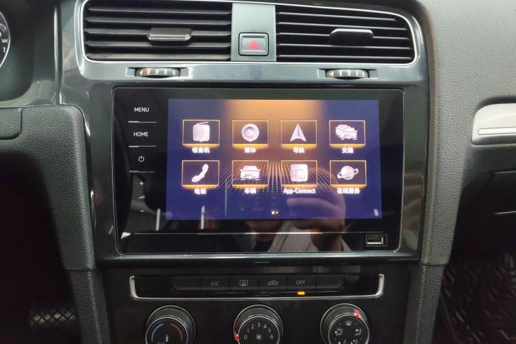 大众 高尔夫 2020款 200TSI DSG舒适进取版中控内饰16