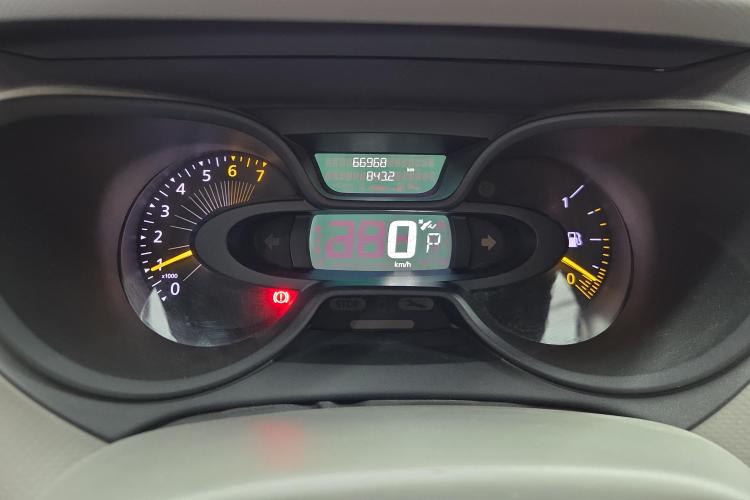 雷诺 卡缤 2015款 1.2T 自动标准版中控内饰14