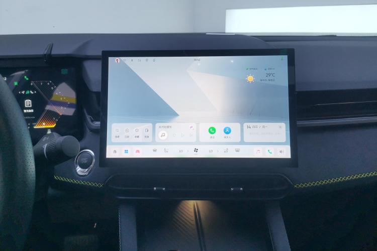 领克03 2023款 1.5TD DCT劲Pro中控内饰16