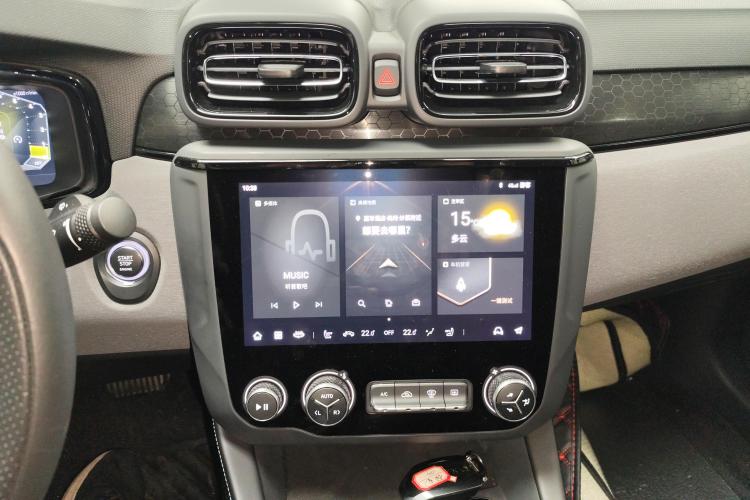 领克03 2022款 2.0TD DCT劲Pro中控内饰16