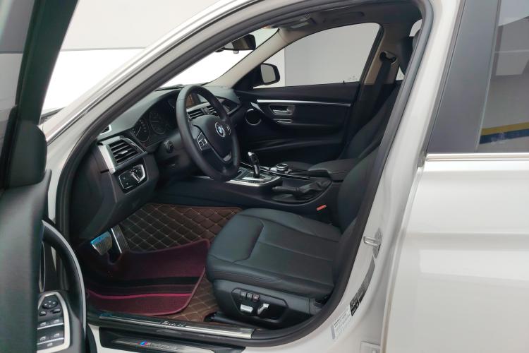 宝马3系 2017款 320Li xDrive 时尚型中控内饰19