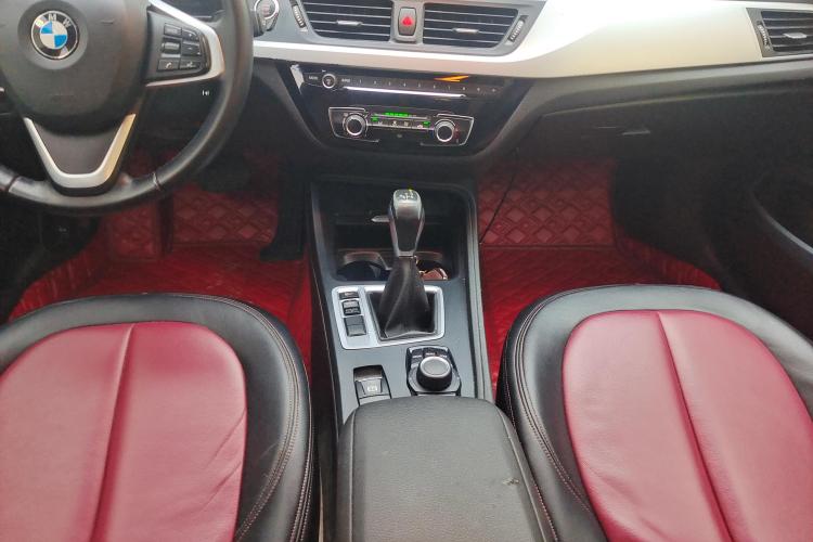 宝马1系 2018款 118i 时尚型中控内饰18