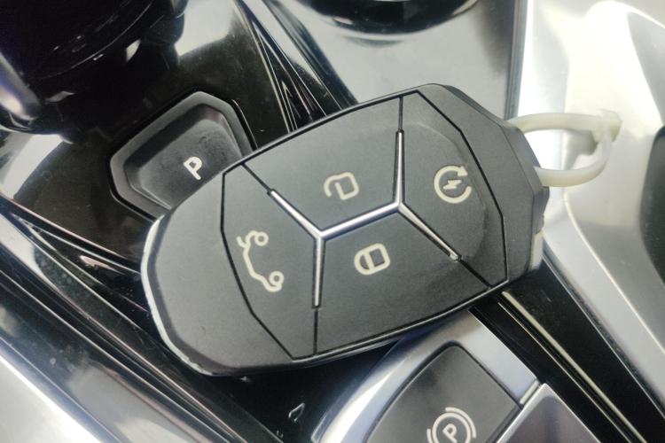 领克01 2017款 2.0T 四驱劲Pro版中控内饰11