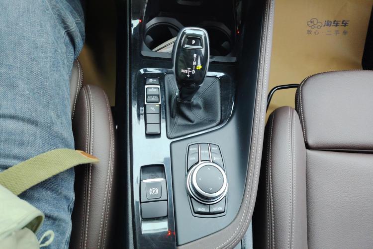 宝马X2 2022款 sDrive25i M运动套装中控内饰18