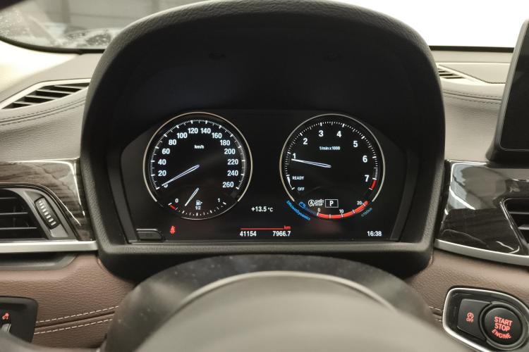 宝马X1 2021款 xDrive25Li 尊享型中控内饰14