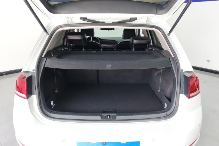 大众 高尔夫 2020款 200TSI DSG舒适进取版机舱底盘23