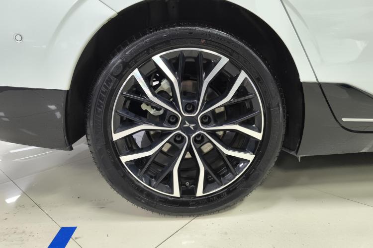 小鹏P5 2021款 550P车身外观10