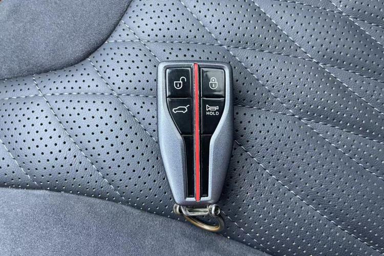 红旗HS5 2022款 改款 2.0T 智联旗享版中控内饰11