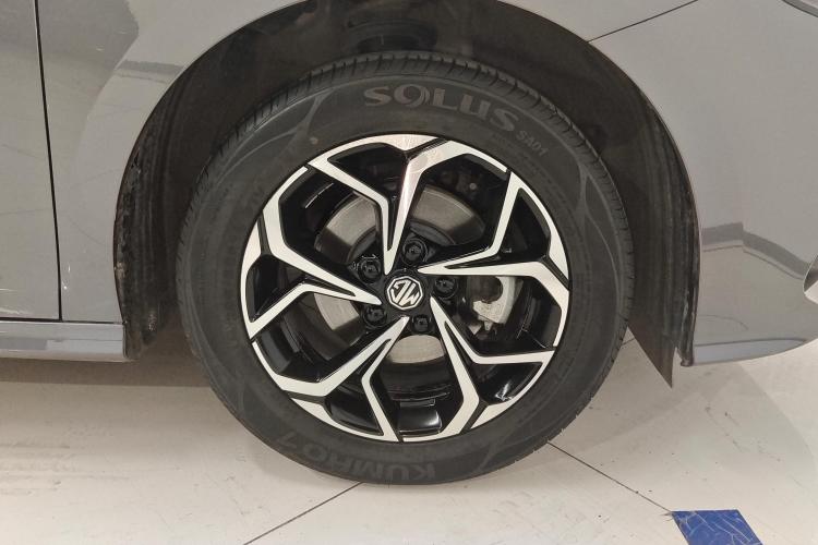 名爵 MG5 2023款 180DVVT CVT风尚版车身外观10