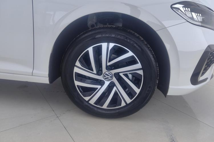 大众 朗逸 2024款 1.5L 自动星空五百万版车身外观10