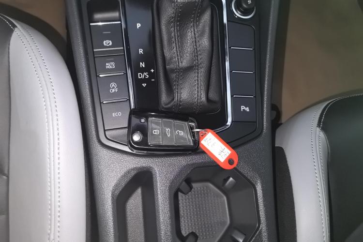 大众 宝来 2023款 300TSI DSG尊行版中控内饰11